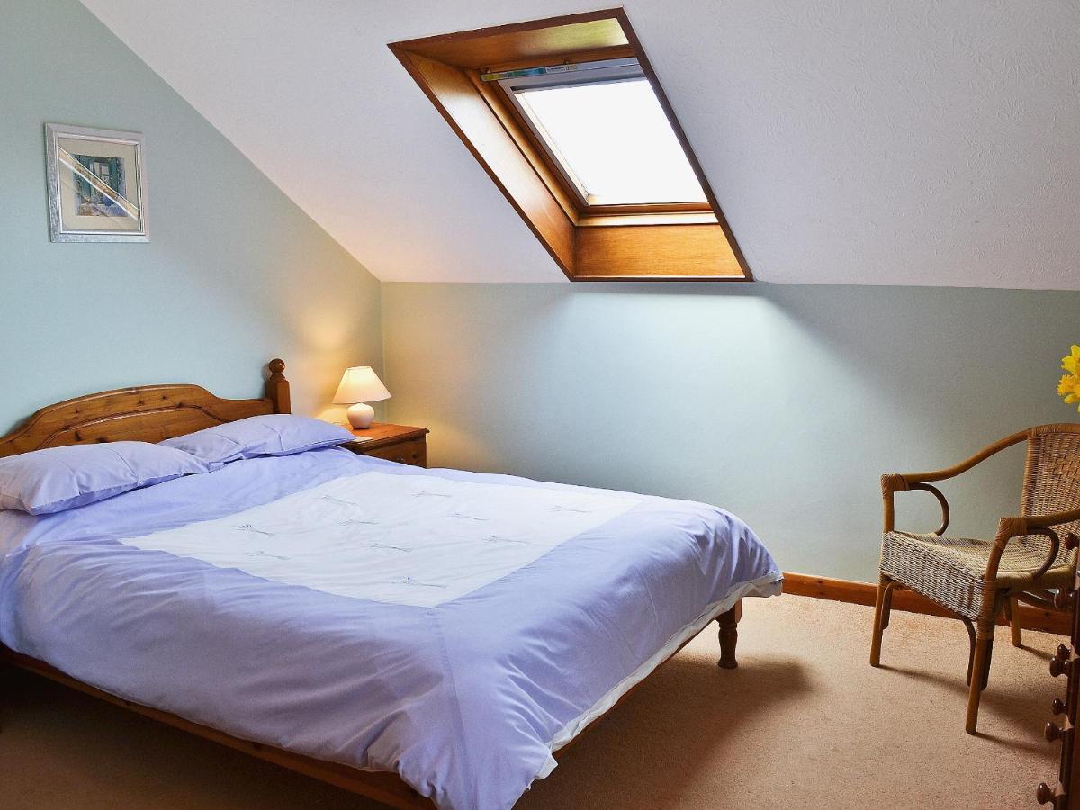 Owl Barn Burmarsh Room photo