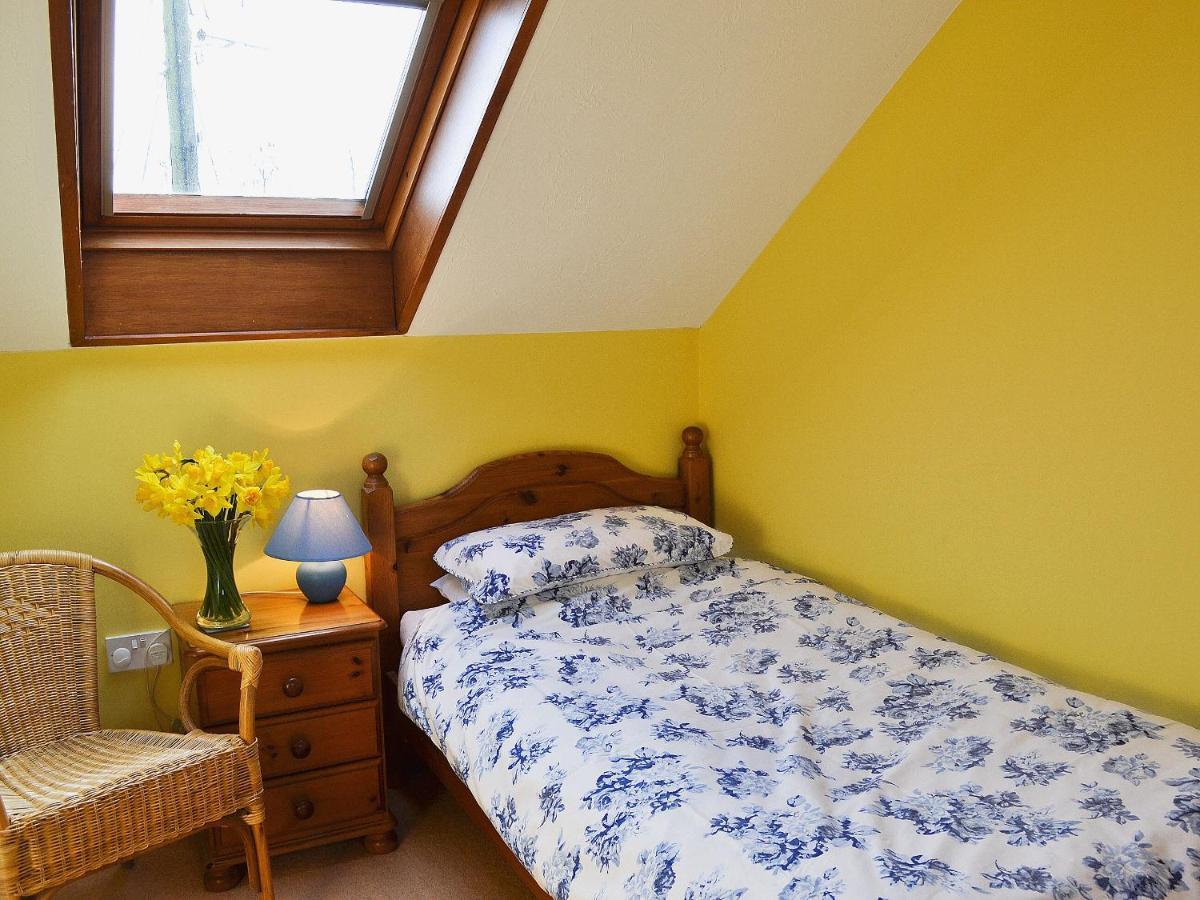 Owl Barn Burmarsh Room photo